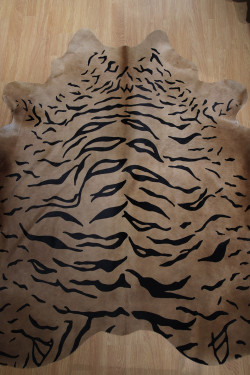 PEAU DE DÉCORATION PEAU DE VACHE