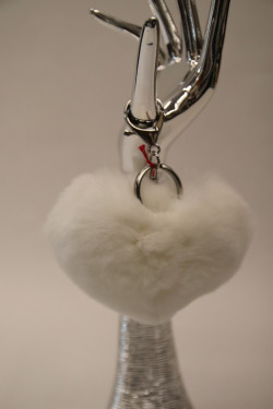 porte clés coeur en fourrue lapin : rouge