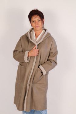 veste longue 7/8 mouton réversible. femme : LEONI