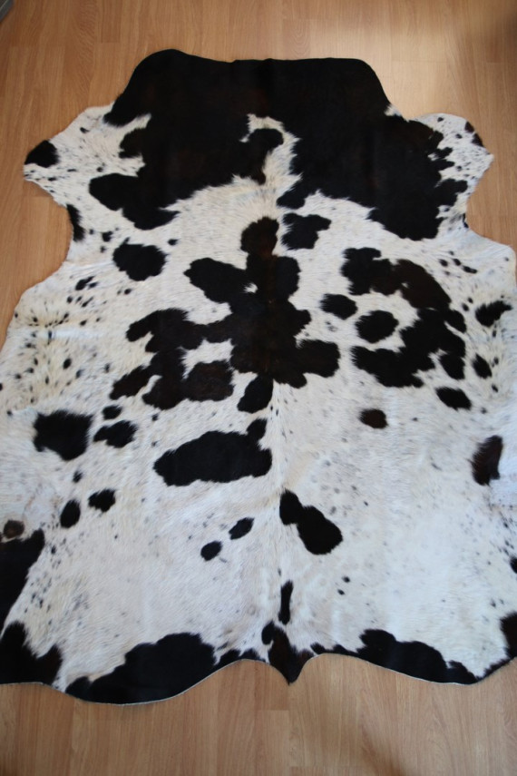 PEAU DE DÉCORATION PEAU DE VACHE.05