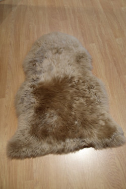 PEAU DE DÉCORATION PEAU DE MOUTON.A